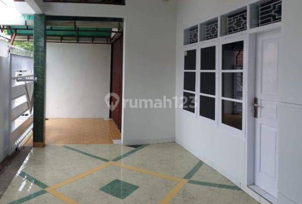 Rumah tengah kota Semarang siap huni dekat bandara dekat stasiun di Hasanudin Semarang Utara 2