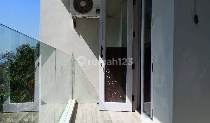 Rumah baru modern minimalis tengah kota Semarang siap huni dekat tol dekat sekolah internasional dekat Akpol dijual di Graha candi golf Jangli Candisari Semarang atas 2