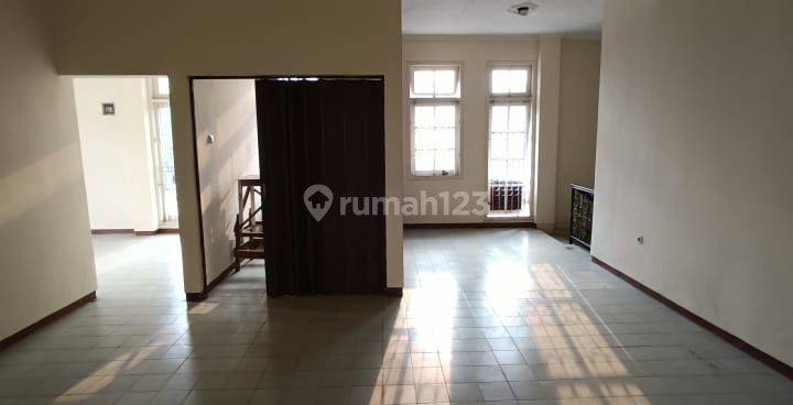 Rumah dan Ruang usaha tengah kota Semarang siap pakai dekat Java mall dekat tol gayamsari di Lampersari Semarang Tengah 8