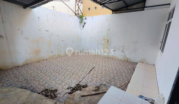 Rumah tengah kota Semarang dekat UPGRIS siap pakai disewakan di Tirtoyoso Rejosari Semarang tengah 17