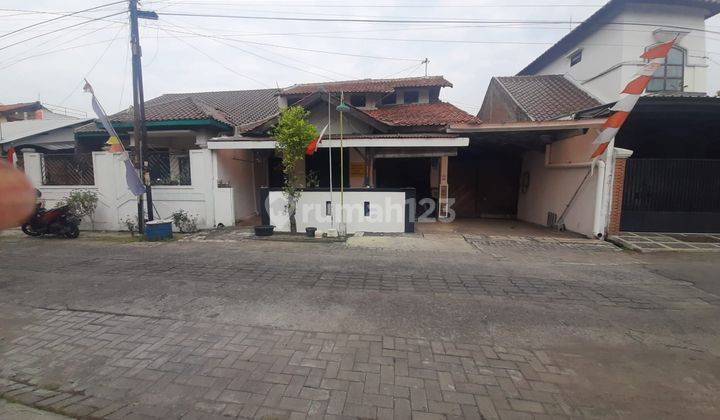 Rumah luas tengah kota Semarang dekat kampus USM dekat tol Gayamsari dijual di Pedurungan tengah Semarang timur 2