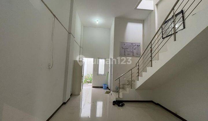 Ruko tengah kota Semarang strategis siap pakai dekat bandara dekat pelabuhan dijual di ruko Bizpark Madukoro Semarang indah Semarang barat 3