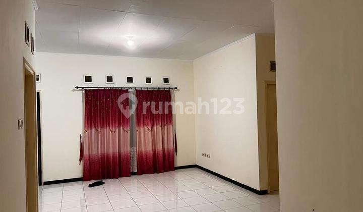 Rumah tengah kota Semarang siap huni dekat bandara dekat tol Krapyak dijual di Graha Padma Semarang barat 2