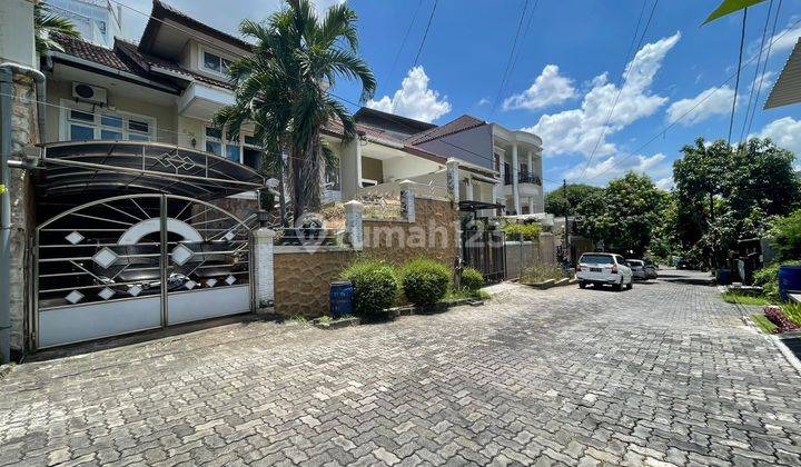 tampak depan rumah tengah kota semarang perumahan