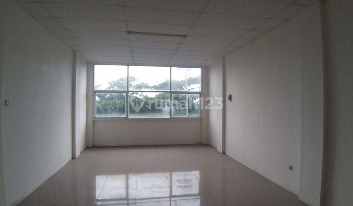 Ruko baru tengah kota Semarang strategis siap pakai dekat tol dijual di Slamet Riyadi Majapahit Gayamsari Semarang tengah 1