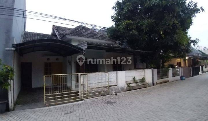 Rumah tengah kota Semarang murah siap huni dekat tol Gayamsari dijual di Griya arteri sari pedurungan Semarang timur 1