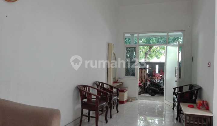 Rumah dan gudang tengah kota Semarang dekat tol gayamsari dijual di Graha mutiara Tlogomukti raya Semarang timur 2