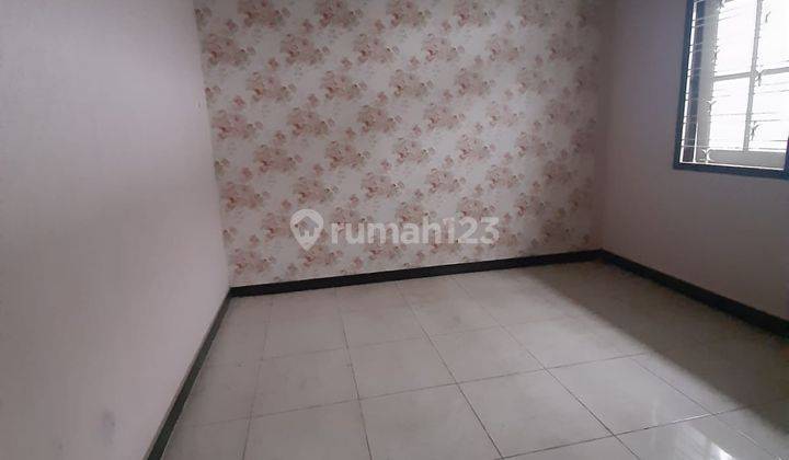 Rumah besar luas tengah kota Semarang siap pakai pusat kuliner dekat stasiun bandara disewakan di Taman Hasanudin Tanah mas Semarang utara 7