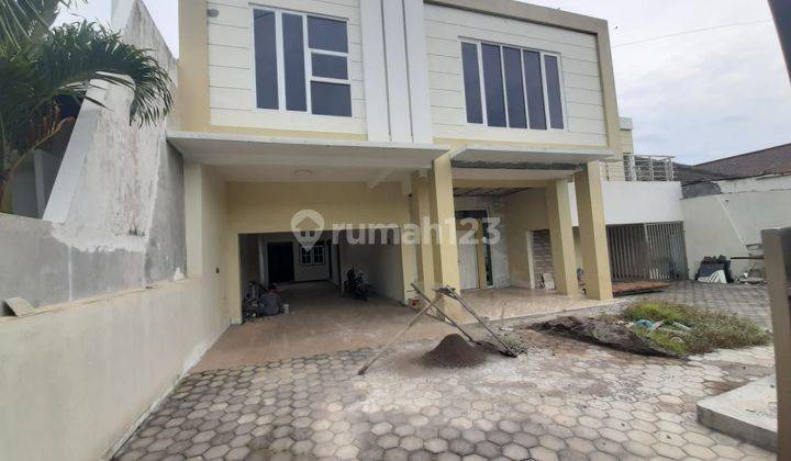 Rumah besar luas tengah kota Semarang siap pakai pusat kuliner dekat stasiun bandara disewakan di Taman Hasanudin Tanah mas Semarang utara 10