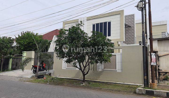 Rumah besar luas tengah kota Semarang siap pakai pusat kuliner dekat stasiun bandara disewakan di Taman Hasanudin Tanah mas Semarang utara 11