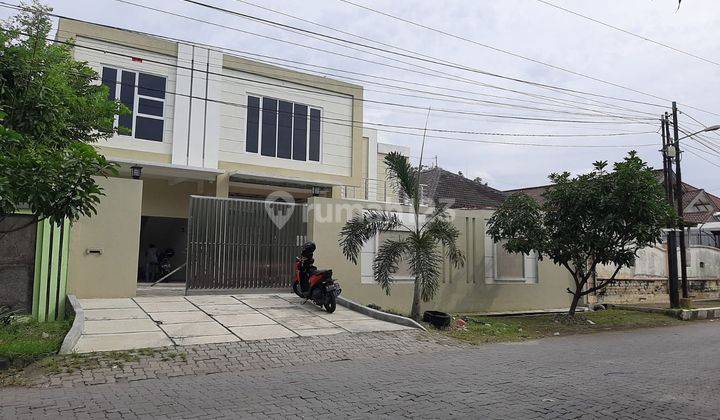 Rumah besar luas tengah kota Semarang siap pakai pusat kuliner dekat stasiun bandara disewakan di Taman Hasanudin Tanah mas Semarang utara 19