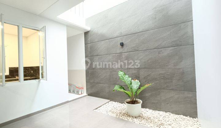 Rumah baru gress modern minimalis bagus tengah kota Semarang daerah elit siap huni dekat tol dekat Akpol dekat sekolah internasional dijual di Graha Candi Golf Jangli Candisari Semarang Selatan