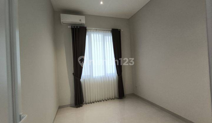 Rumah baru gress modern minimalis bagus tengah kota Semarang daerah elit siap huni dekat tol dekat Akpol dekat sekolah internasional dijual di Graha Candi Golf Jangli Candisari Semarang Selatan