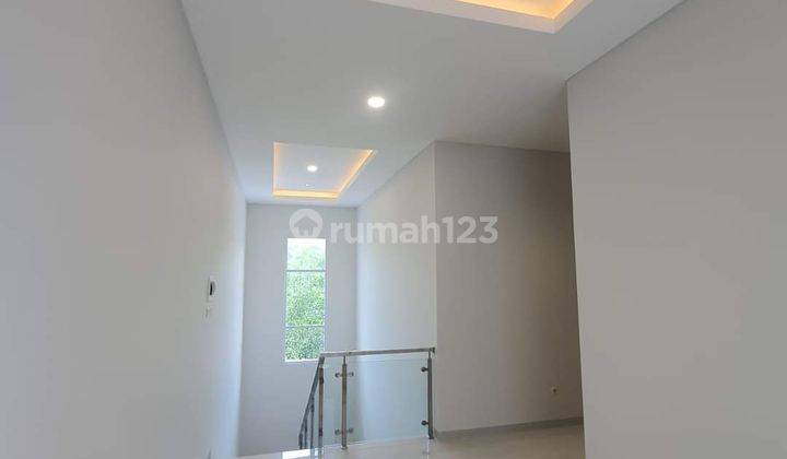 Rumah baru gress modern minimalis bagus tengah kota Semarang daerah elit siap huni dekat tol dekat Akpol dekat sekolah internasional dijual di Graha Candi Golf Jangli Candisari Semarang Selatan