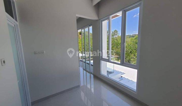 Rumah baru gress modern minimalis bagus tengah kota Semarang daerah elit siap huni dekat tol dekat Akpol dekat sekolah internasional dijual di Graha Candi Golf Jangli Candisari Semarang Selatan