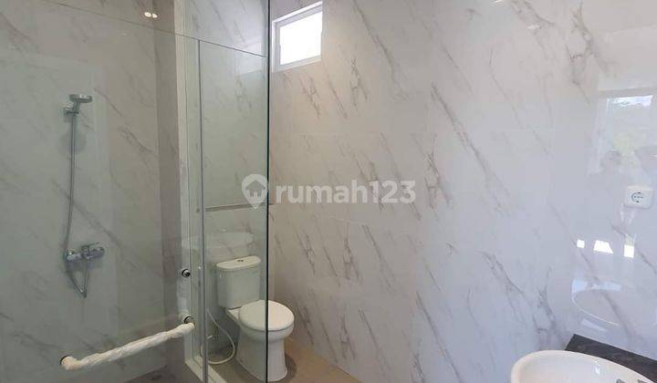 Rumah baru gress modern minimalis bagus tengah kota Semarang daerah elit siap huni dekat tol dekat Akpol dekat sekolah internasional dijual di Graha Candi Golf Jangli Candisari Semarang Selatan
