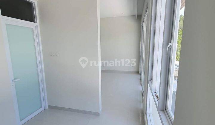 Rumah baru gress modern minimalis bagus tengah kota Semarang daerah elit siap huni dekat tol dekat Akpol dekat sekolah internasional dijual di Graha Candi Golf Jangli Candisari Semarang Selatan