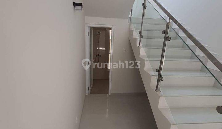 Rumah baru gress modern minimalis bagus tengah kota Semarang daerah elit siap huni dekat tol dekat Akpol dekat sekolah internasional dijual di Graha Candi Golf Jangli Candisari Semarang Selatan