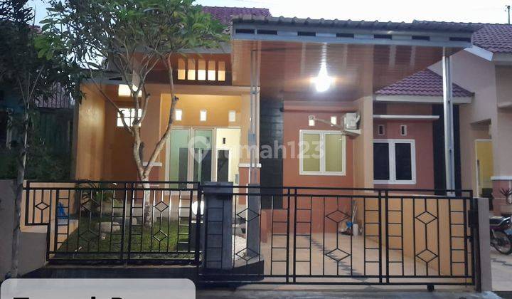Rumah tengah kota Semarang siap pakai dekat Ungaran gunungpati dekat tol Banyumanik disewakan di Golden paviliun Pudak payung Banyumanik Semarang selatan 16