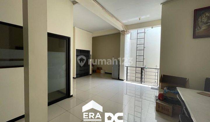 Ruko strategis tengah kota Semarang pusat kota ramai pusat bisnis siap pakai dekat kampus Undip Pleburan dijual di Erlangga pleburan Semarang tengah 18