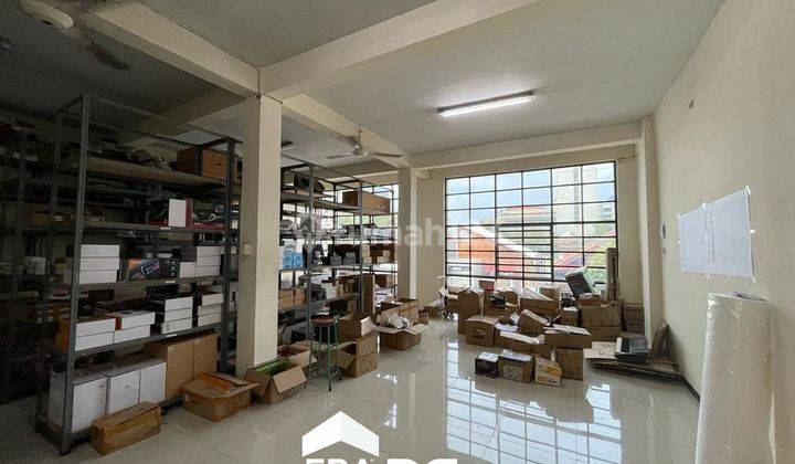 Ruko gandeng strategis tengah kota Semarang pusat kota ramai pusat bisnis siap pakai dekat kampus Undip Pleburan dijual di Erlangga pleburan Semarang tengah 11