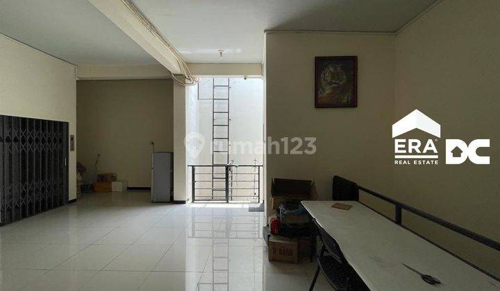 Ruko gandeng strategis tengah kota Semarang pusat kota ramai pusat bisnis siap pakai dekat kampus Undip Pleburan dijual di Erlangga pleburan Semarang tengah 26