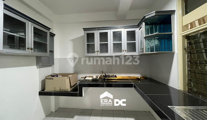 Rumah luas tengah kota Semarang siap pakai dekat bandara disewakan di Puri Anjasmoro Semarang barat 18