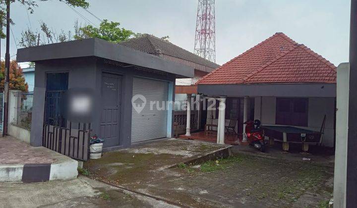 Rumah strategis ramai murah tengah kota Salatiga dekat kampus UKSW bisa untuk usaha di pinggir jl raya Ahmad Yani Sidomukti Salatiga 2