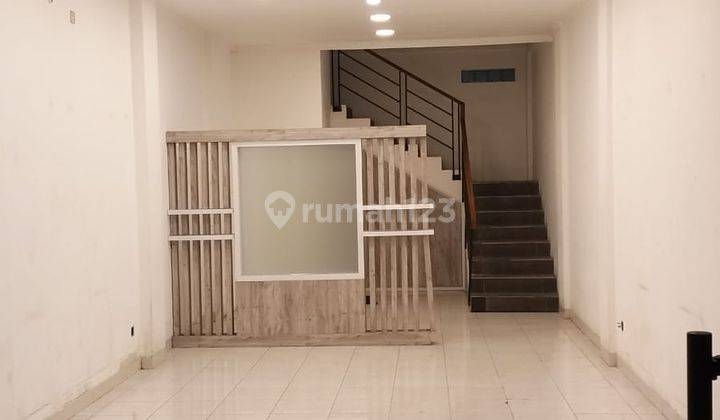 Ruko strategis tengah kota Semarang pusat kota pusat bisnis ramai siap pakai disewakan di Thamrin Semarang tengah 1