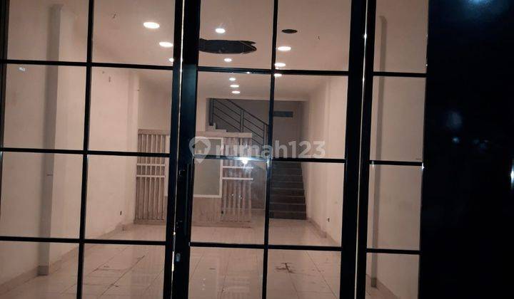 Ruko strategis tengah kota Semarang pusat kota pusat bisnis ramai siap pakai disewakan di Thamrin Semarang tengah 4