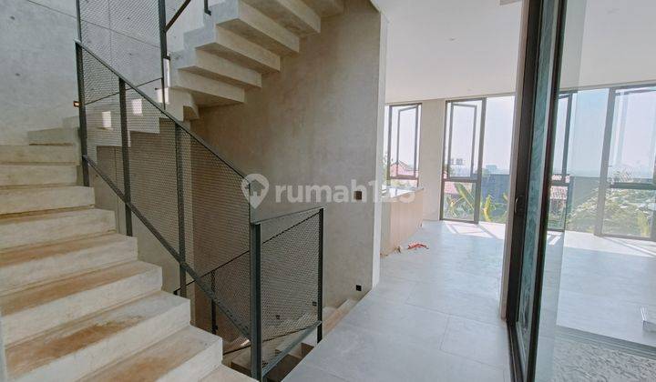 Rumah baru modern minimalis tengah kota Semarang ada view bagus daerah elit dekat sekolah internasional dekat Akpol dekat tol siap huni dijual di Gajahmungkur Semarang atas