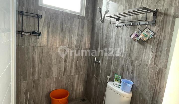 Rumah minimalis tengah kota Semarang siap pakai dekat RS Kariadi disewakan di Paramount village Simongan Manyaran Semarang barat 12