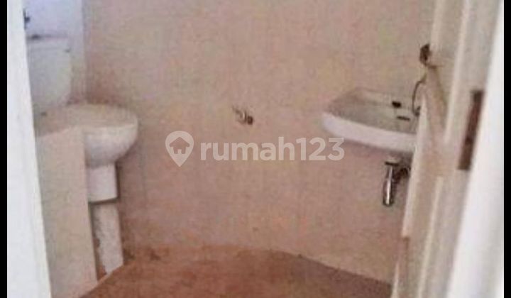 Rumah besar tengah kota semarang siap pakai disewakan di seteran miroto semarang tengah 2