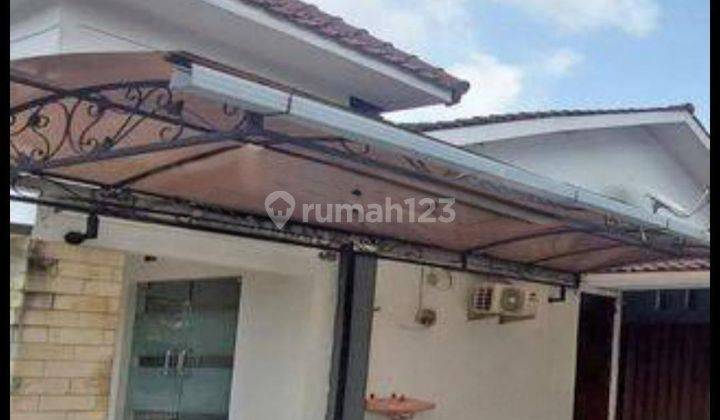 Rumah besar luas tengah kota Semarang siap pakai dekat tol dekat sekolah dekat Akpol disewakan di Papandayan Gajahmungkur Semarang atas 1