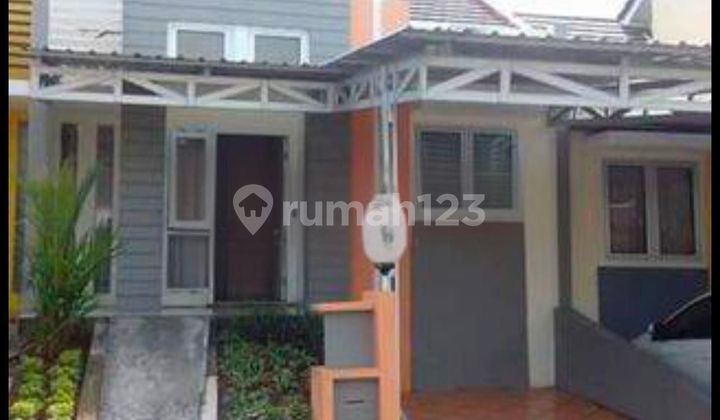 tampak depan rumah murah tengah kota siap