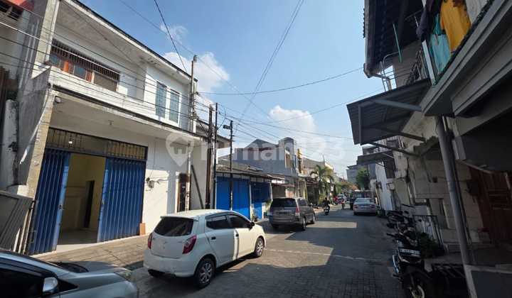 Strategic Shop House in Downtown Semarang City Center, Near Kaligawe River, For Sale on Senjoyo Main Road, Bugangan, Central Semarang. 1
