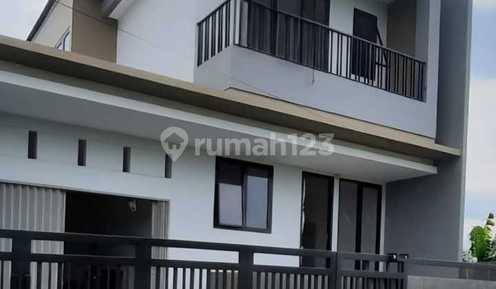 Rumah Besar Baru Gress Luas Minimalis Mewah Tengah Kota Semarang Ada Kolam Renang Siap Pakai Dekat Tol Dekat Sekolah Akpol Disewakan di Kawasan Elit Stonen Gajahmungkur Semarang Atas 1