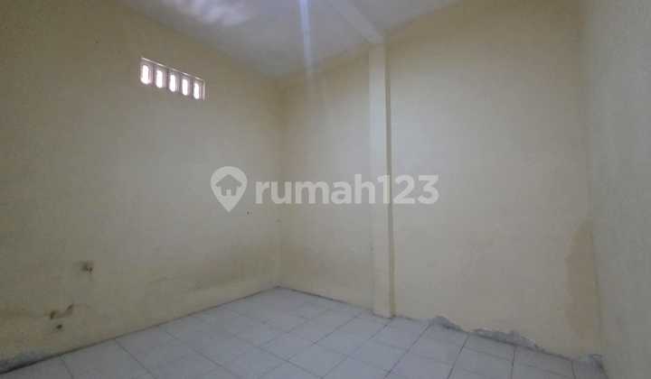 Strategic Shop House in Downtown Semarang City Center, Near Kaligawe River, For Sale on Senjoyo Main Road, Bugangan, Central Semarang. 2