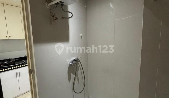 Studio Apartment for Rent at Royal Mediterania Garden Apartment, Tanjung Duren, West Jakarta 2