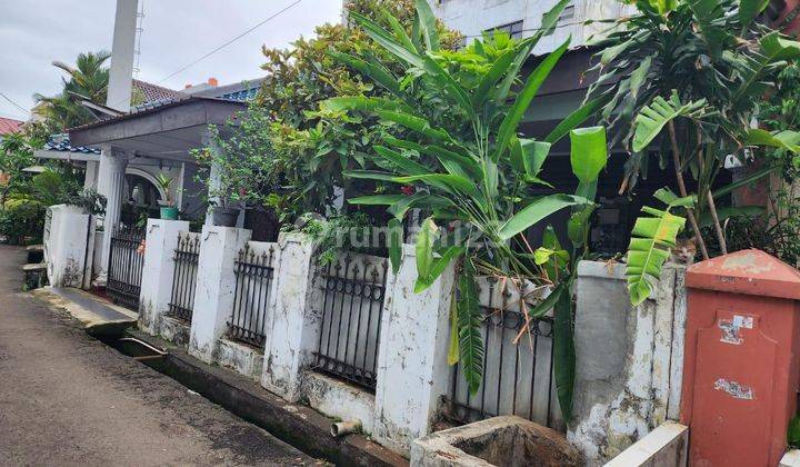 tampak depan dijual rumah di komplek bpkp