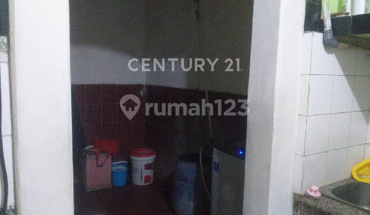 House in Cempaka Putih Area, Land Included, Affordable Price 2