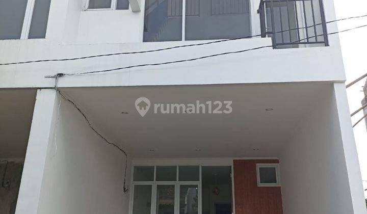 Rumah 2 lantai Ciracas Jakarta timur 1