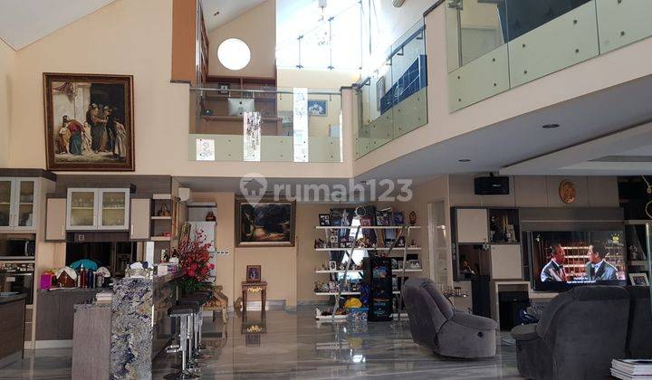 Rumah di Bsd Giriloka 2, Tangerang SHM Kolam Renang Gym Mini Bar 2