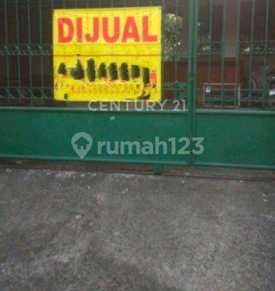 Rumah Dengan Halaman Kebun Dalam Cluster Di Cibubur 2