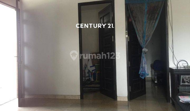 RUMAH HOOK MODERN CLASSIC SIAP HUNI DI PERUMAHAN PULO GEBANG JAKT 2