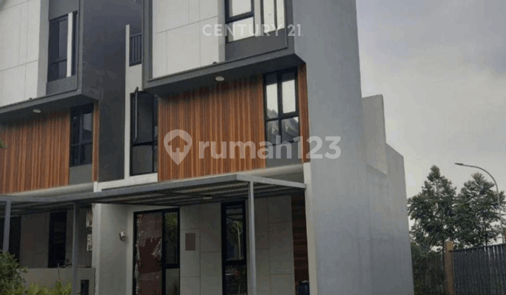 RUMAH 3 LANTAI DI KOTA WISATA CIBUBUR    1