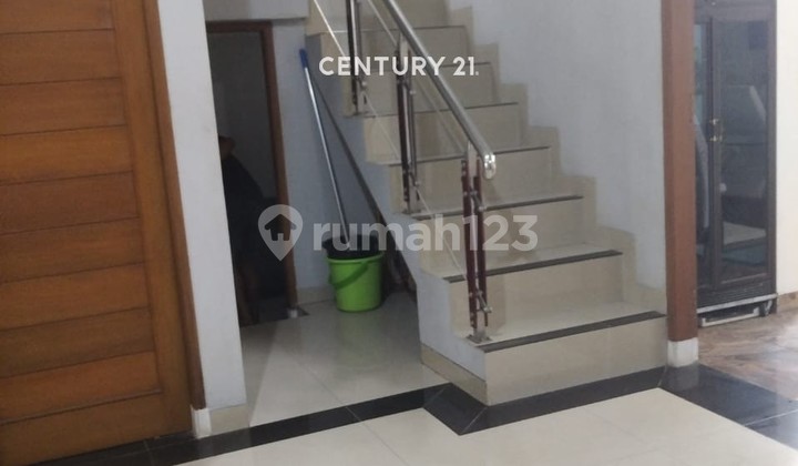 Ready-to-Occupy House in the Tourist City of Cibubur 2