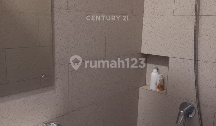 RUMAH 3 LANTAI DI KOTA WISATA CIBUBUR    2