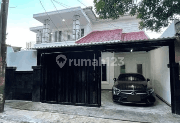 SEMI-FURNISHED HOUSE IN BUKIT RIVARIA SAWANGAN DEPOK