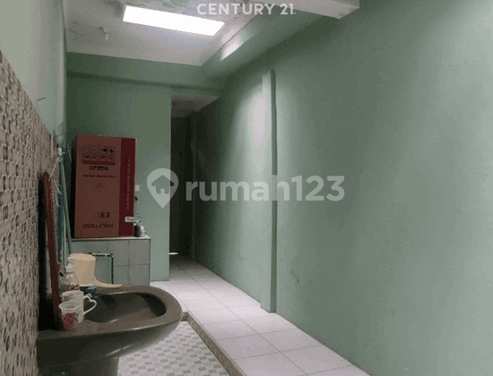 Turun Harga! Tanah Luas dengan Rumah Bagus dan Terawat